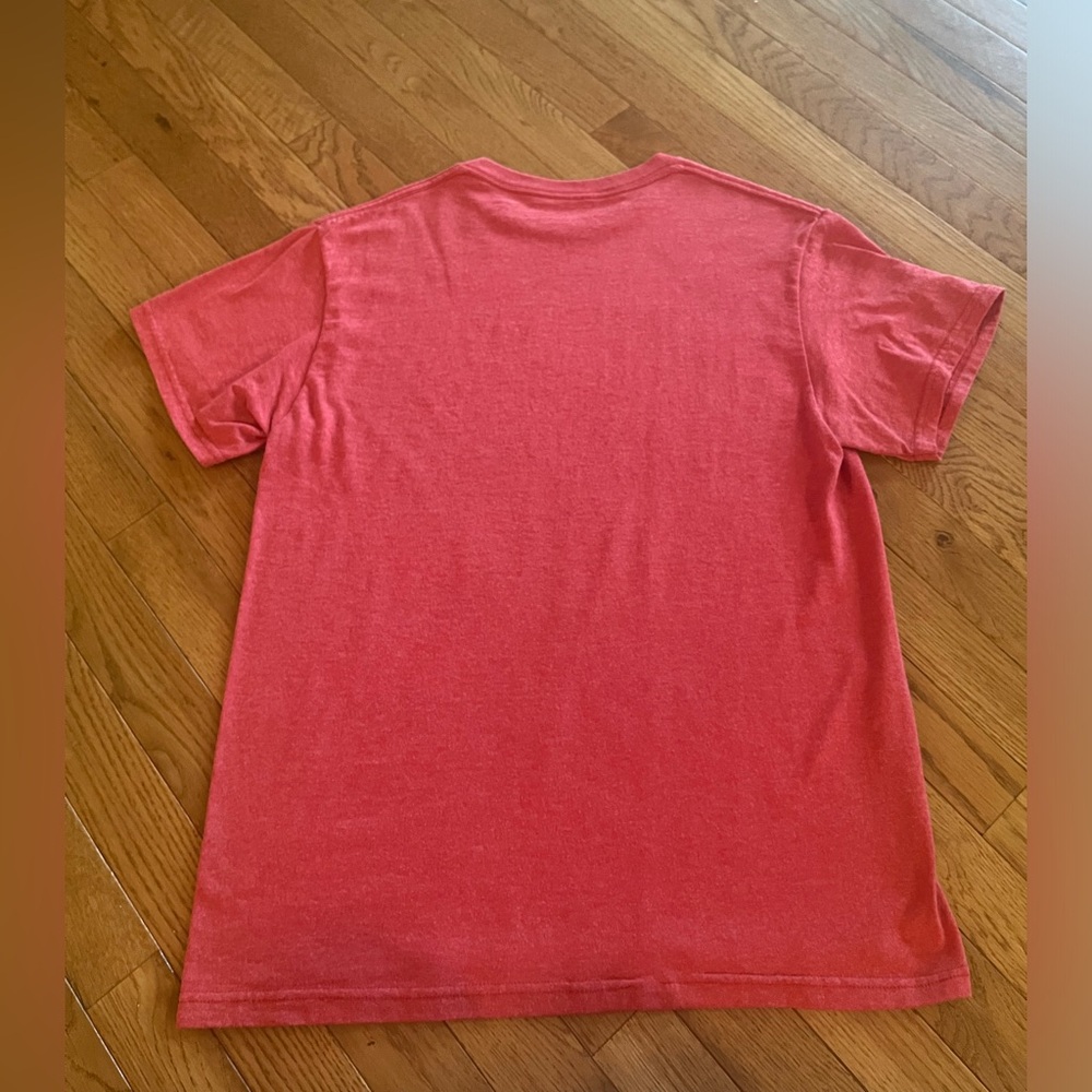 World Famous Gold And Silver Pawn Shop Unisex Tshirt. Size medium. Red . - Picture 5 of 5